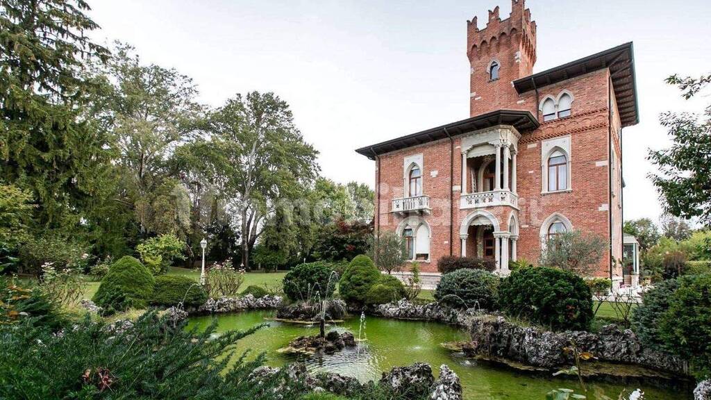 Villa zum Kauf 8 Zimmer 17.000 m² Grundstück Zoopla 33070