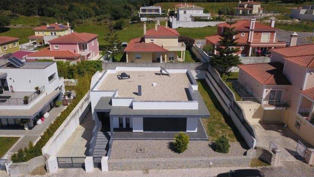 Haus zum Kauf 675.000 € 6 Zimmer 377 m² 620 m² Grundstück Caldas da Rainha 2500-294