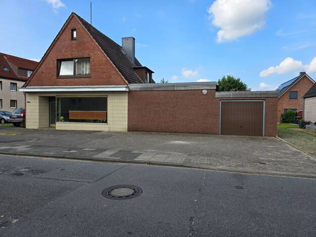 Einfamilienhaus zum Kauf 238.000 € 5 Zimmer 206 m² 1.015 m² Grundstück frei ab sofort Nortorf 24589