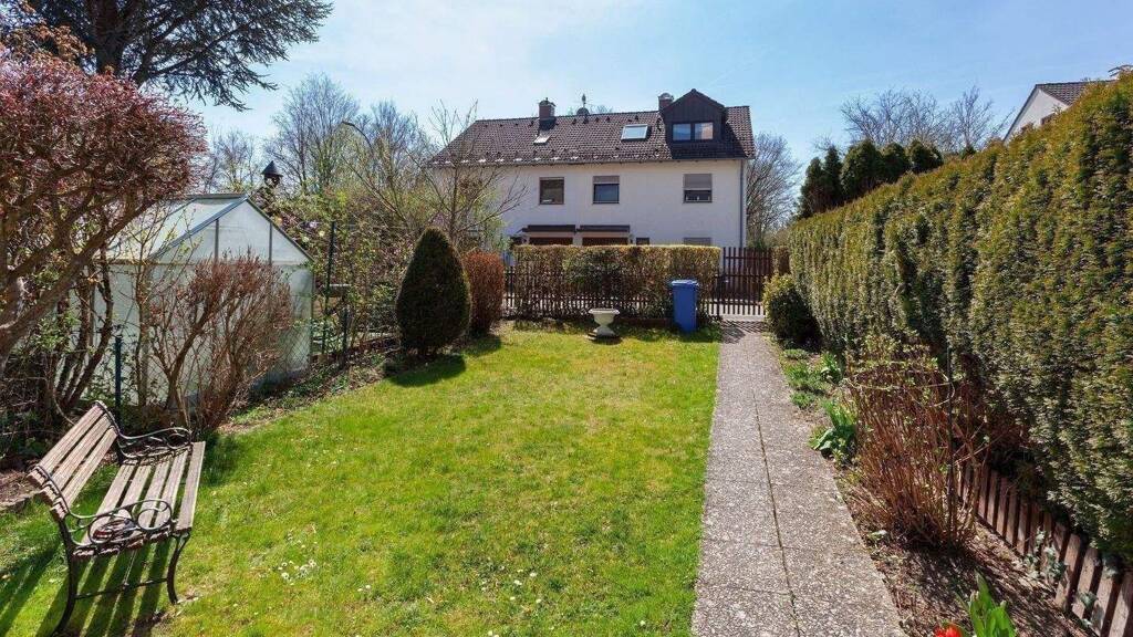 Reihenmittelhaus zum Kauf 738.000 € 5 Zimmer 137 m² 213 m² Grundstück frei ab sofort Fürstenfeldbruck 82256