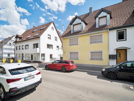 Haus zum Kauf 277.500 € 7 Zimmer 160 m² 142 m² Grundstück Schwenningen Villingen-Schwenningen 78054