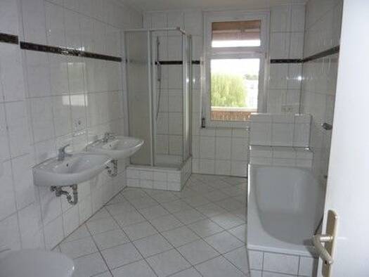 Wohnung zur Miete 590 € 4 Zimmer 99 m² 3 Geschosse frei ab sofort Lutherstraße 18 Weißenfels Weißenfels 06667