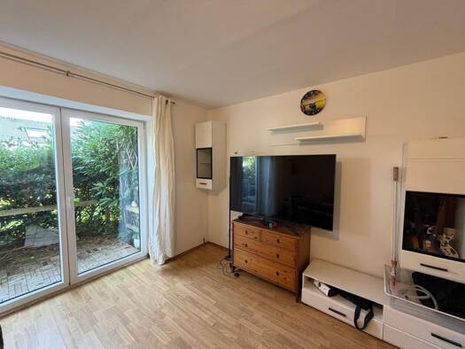 Wohnung zur Miete 670 € 1 Zimmer 33 m² frei ab sofort Putzbrunn Putzbrunn 85640