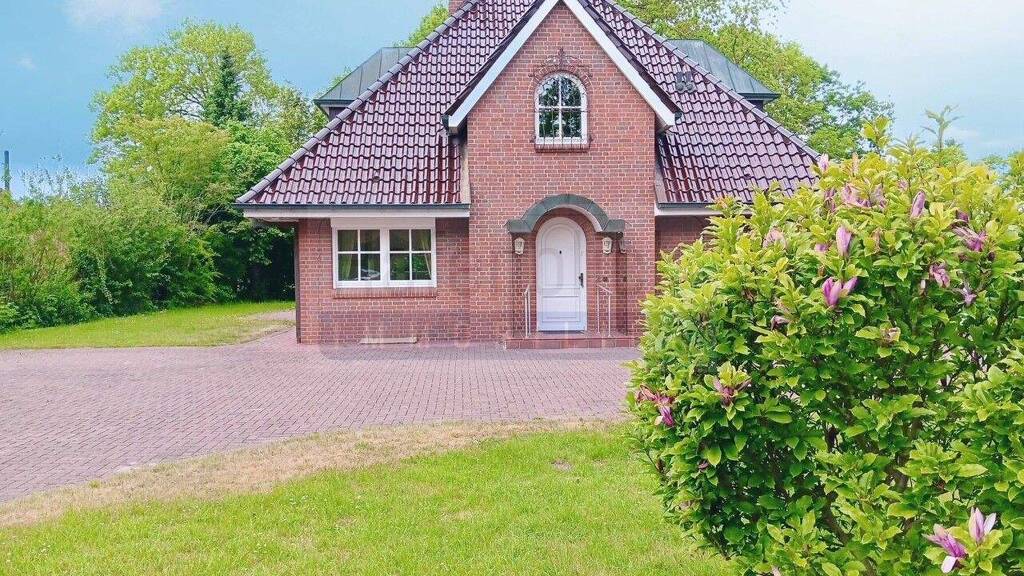 Einfamilienhaus zum Kauf 690.000 € 6 Zimmer 153 m² 1.235 m² Grundstück frei ab sofort Moisling Lübeck 23560