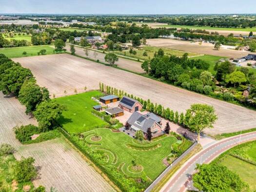 Villa zum Kauf 1.695.000 € 7 Zimmer 233 m² 5.173 m² Grundstück kade 14 de klomp 6745 XB