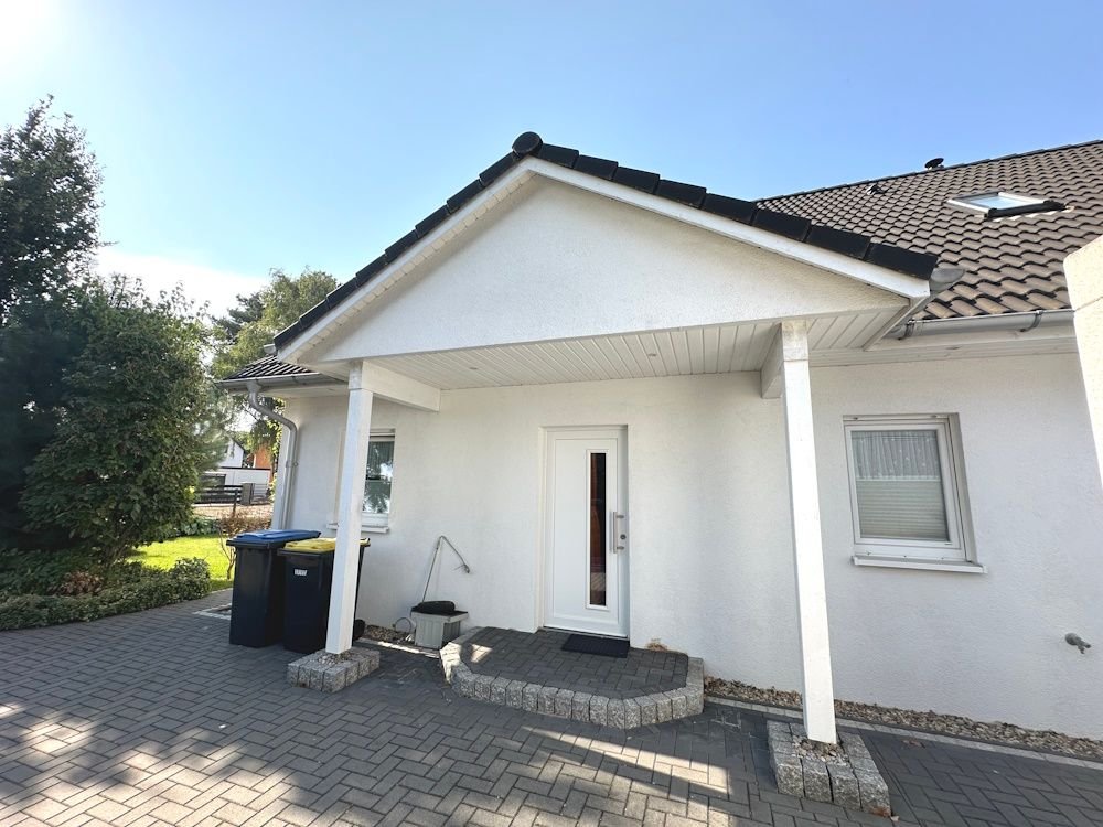 Einfamilienhaus zum Kauf 750.000 € 6,5 Zimmer 201 m²<br/>Wohnfläche 774 m²<br/>Grundstück Falkenhagen Falkensee 14612