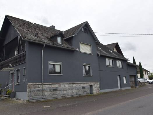 Einfamilienhaus zum Kauf 139.990 € 9 Zimmer 219 m² 1.050 m² Grundstück frei ab 31.12.2026 Freirachdorf 56244