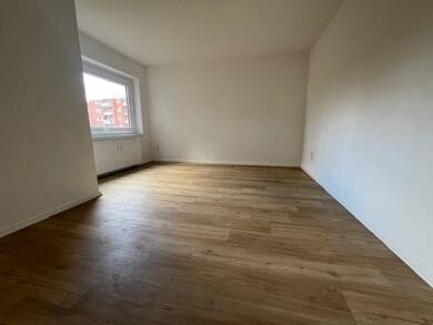 Wohnung zur Miete 1.800 € 3 Zimmer 100 m² 2. Geschoss frei ab sofort Poppenbüttel Hamburg 22399