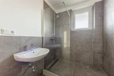 Wohnung zur Miete - Erstbezug 1.150 € 3 Zimmer 70,3 m² 3. Geschoss frei ab sofort Barbaraviertel Neuss 41460