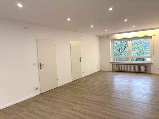 Reihenmittelhaus zur Miete 2.050 € 6 Zimmer 140 m² 277 m² Grundstück Wiesbaden Wiesbaden / Klarenthal 65197