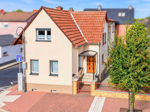 Einfamilienhaus zum Kauf 350.000 € 5 Zimmer 145,8 m² 250 m² Grundstück Okarben Karben 61184