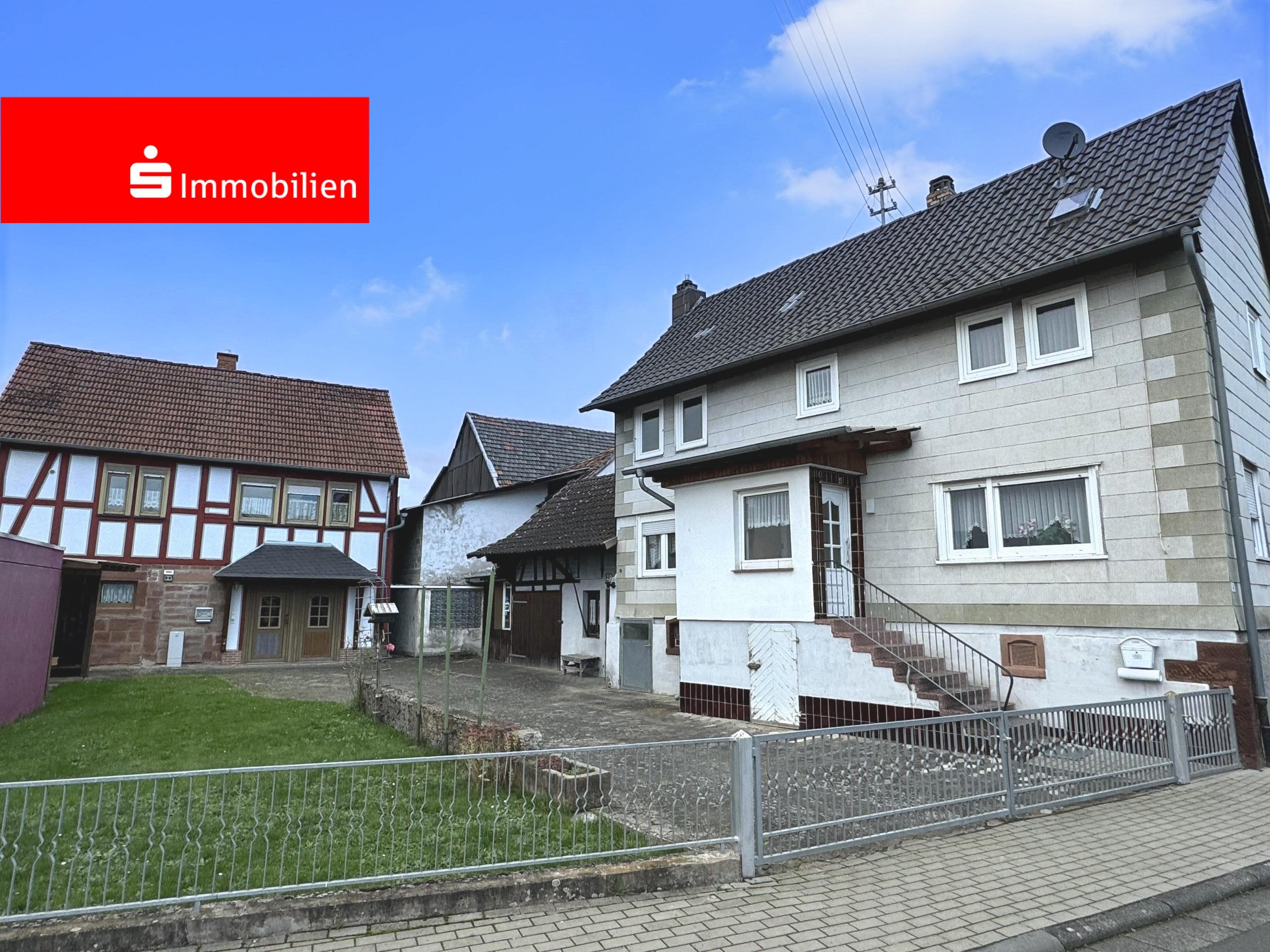 Einfamilienhaus zum Kauf 299.000 € 7,5 Zimmer 178 m²<br/>Wohnfläche 654 m²<br/>Grundstück ab sofort<br/>Verfügbarkeit Roth Weimar 35096