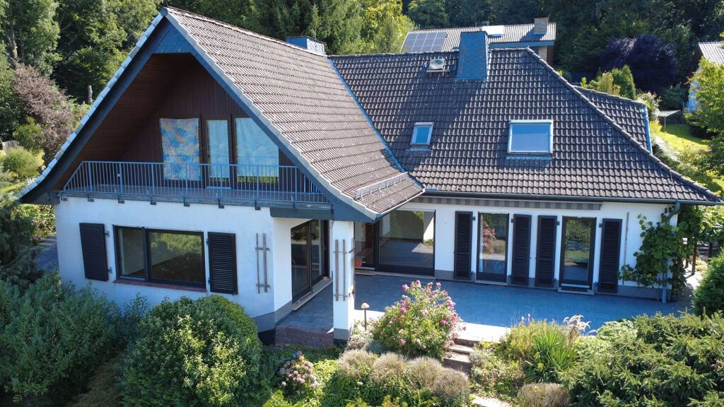 Einfamilienhaus zum Kauf provisionsfrei 399.000 € 7 Zimmer 216,6 m² 1.311 m² Grundstück Bad Karlshafen 34385