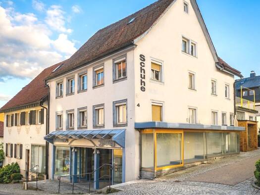 Haus zum Kauf 480.000 € 8 Zimmer 233,3 m² 237 m² Grundstück Neustadt Titisee-Neustadt 79822