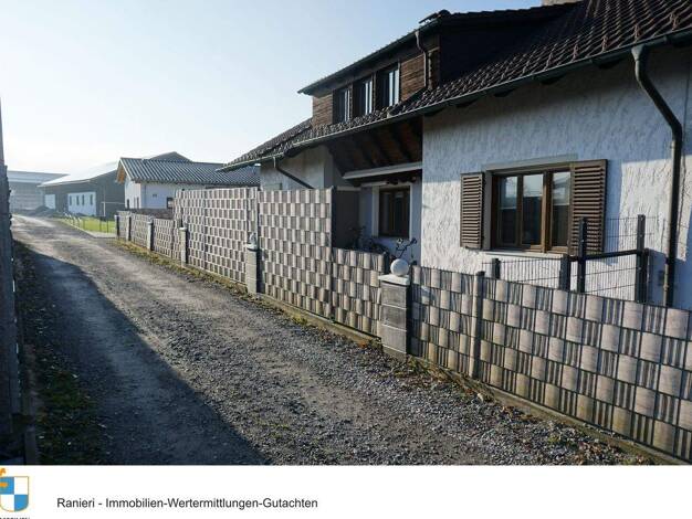 Doppelhaushälfte zum Kauf 340.000 € 4,5 Zimmer 170 m² 331 m² Grundstück frei ab sofort Untermiethnach Kirchroth 94356