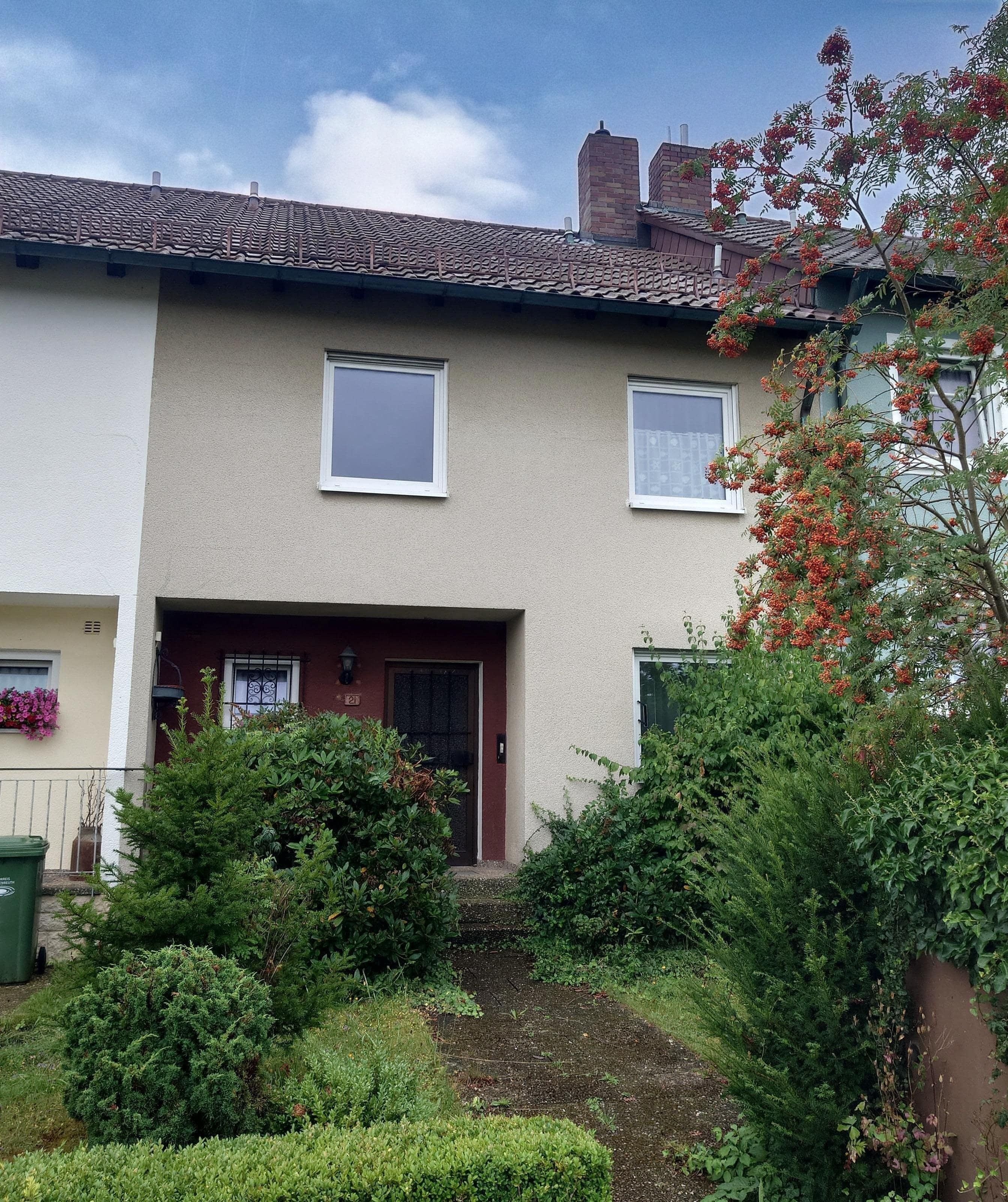 Reihenmittelhaus zum Kauf 165.000 € 4 Zimmer 113,2 m²<br/>Wohnfläche 264 m²<br/>Grundstück Wiesau Wiesau 95676