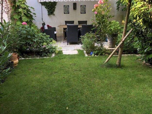 Mehrfamilienhaus zum Kauf provisionsfrei 1.980.000 € 11 Zimmer 255 m² 227 m² Grundstück Ost Stuttgart 70186