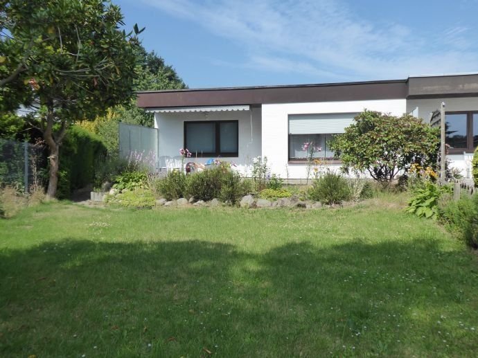 Bungalow zum Kauf 439.000 € 3 Zimmer 105 m²<br/>Wohnfläche 483 m²<br/>Grundstück ab sofort<br/>Verfügbarkeit Theodor Fontane Str. 9 e Garstedt Norderstedt 22848