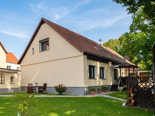 Doppelhaushälfte zum Kauf 243.000 € 5 Zimmer 120 m² 824 m² Grundstück Rössuln Hohenmölsen 06679