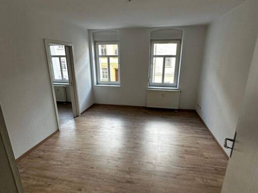 Wohnung zur Miete 320 € 1,5 Zimmer 51,9 m² frei ab sofort Ostviertel Gera 07546