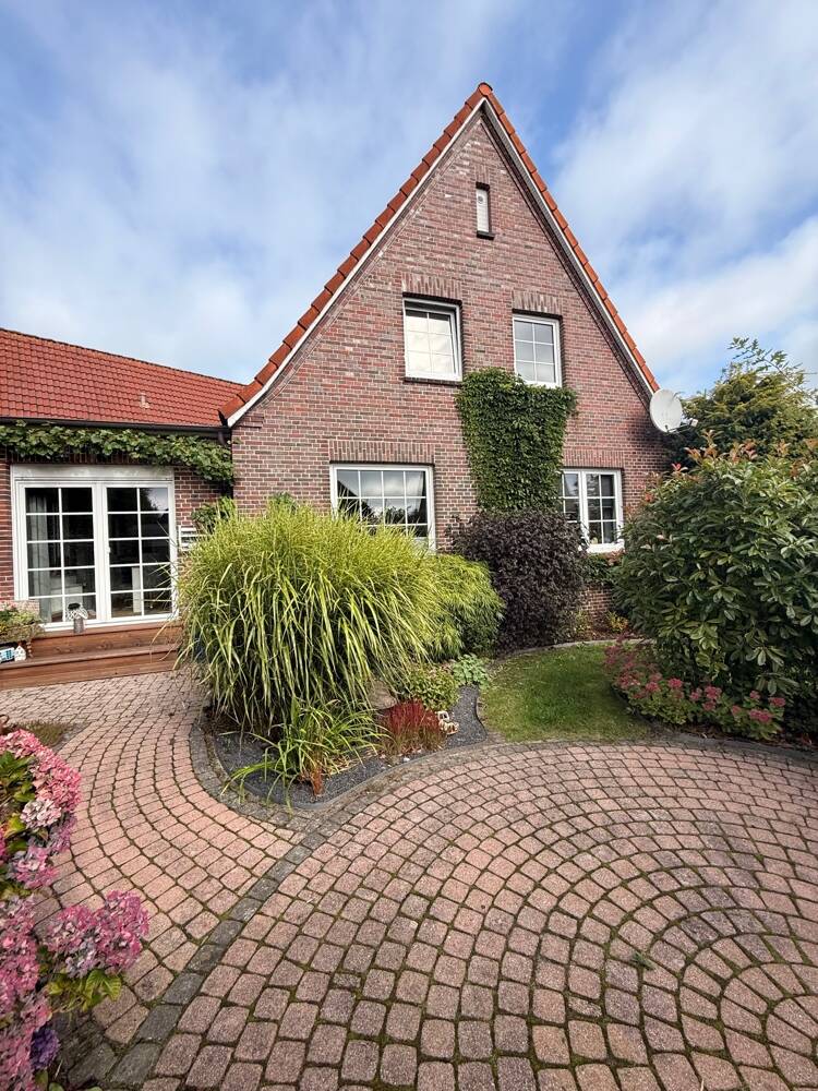 Immobilie in Esens - Top gepflegtes Wohnhaus im Zentrum von Esens - Bild 0