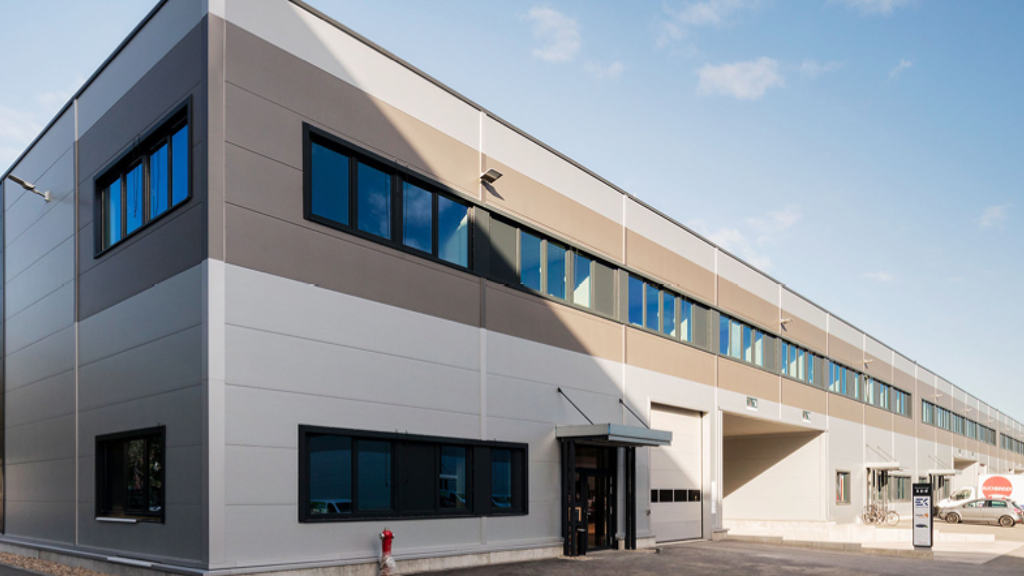 Lagerhalle zur Miete - Erstbezug provisionsfrei 27.600 m² Lagerfläche teilbar ab 2.600 m² Bad Oldesloe 23843