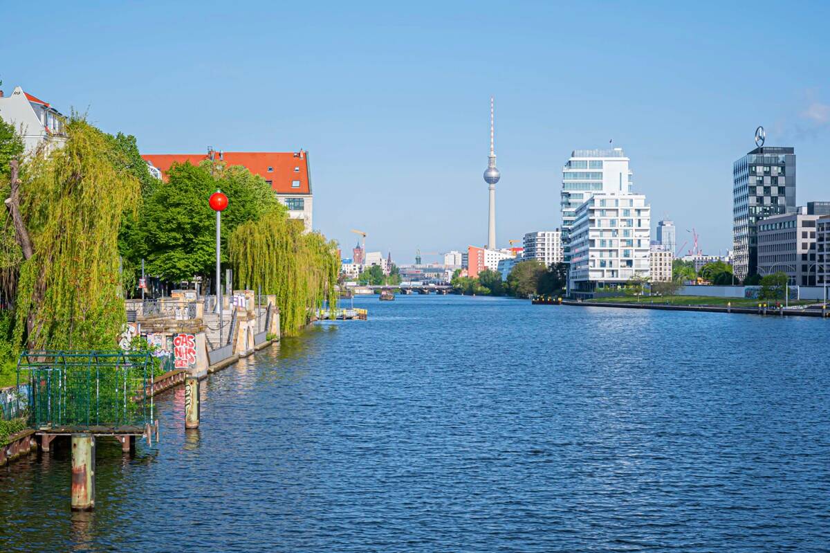 2 Zimmer mit *Balkon*: Gründerzeit-Wohnung im beliebten Friedrichshain - nahe Volkspark! – Eckertstraße 17, 10249 Berlin – Vorschaubild 24