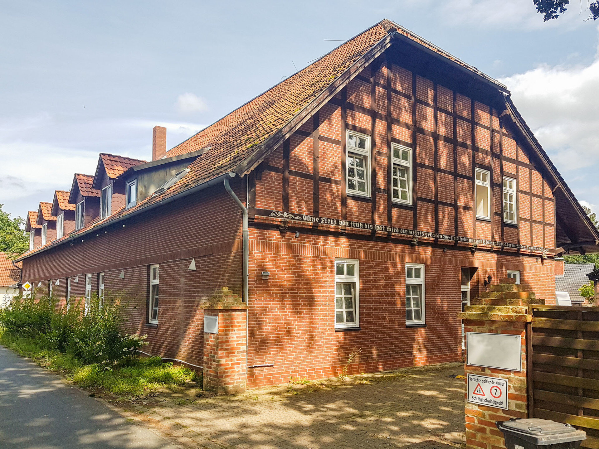 Mehrfamilienhaus zum Kauf 630.000 € 20 Zimmer 665 m²<br/>Wohnfläche 1.661 m²<br/>Grundstück Volkse Hillerse / Volkse 38543