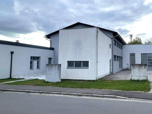 Lagerhalle zur Miete 1.310 m² Lagerfläche Lind Villach 9500
