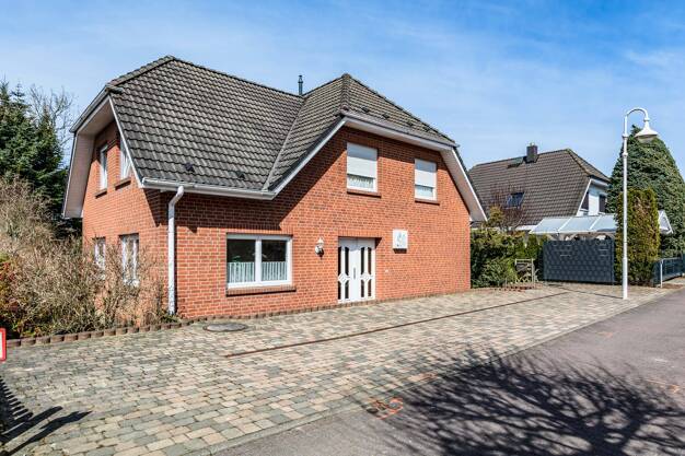 Mehrfamilienhaus zum Kauf 600.000 € 8 Zimmer 187 m² 602 m² Grundstück frei ab 30.05.2025 Sassnitz Sassnitz 18546