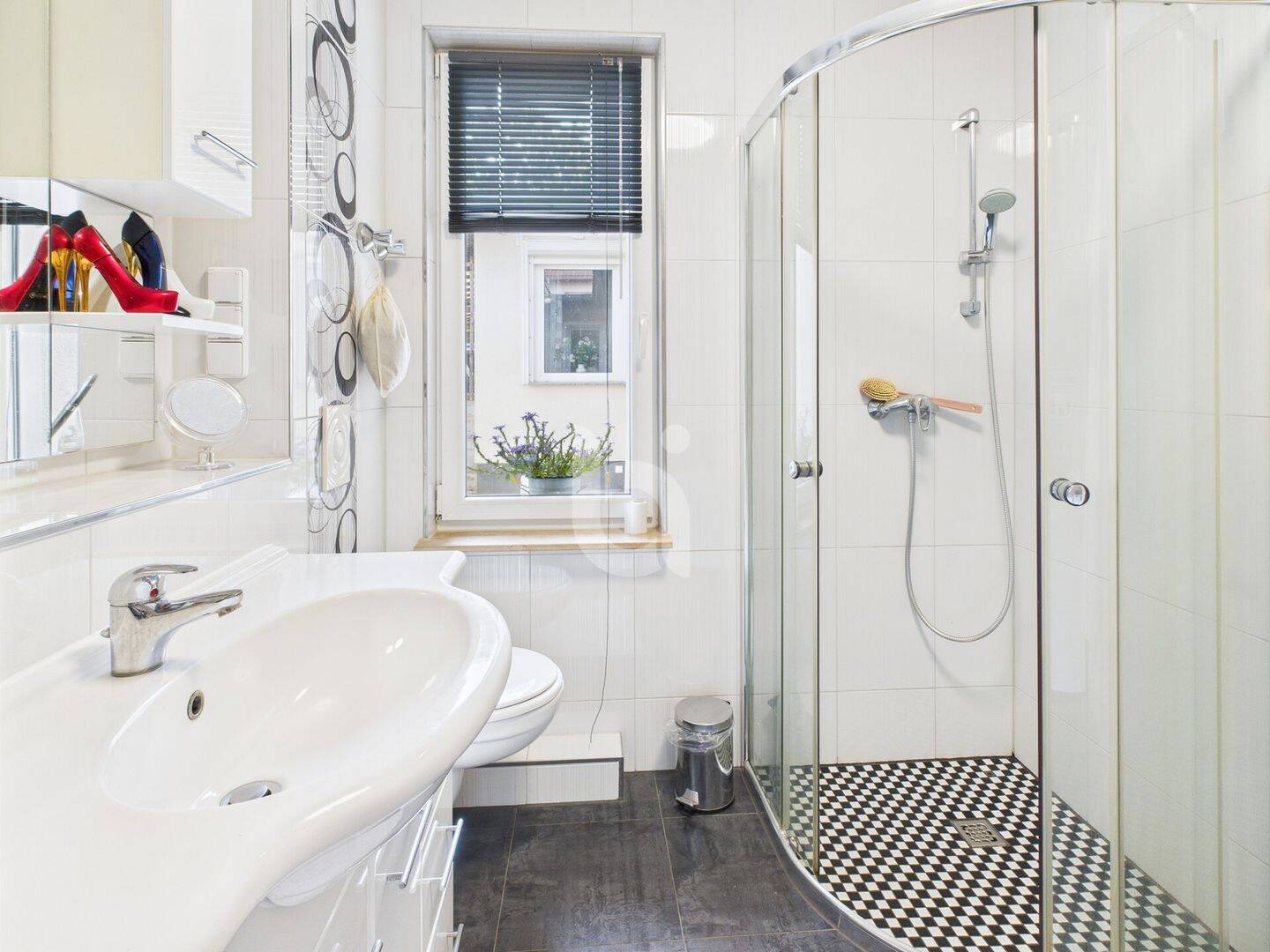 Property thumbnail 12