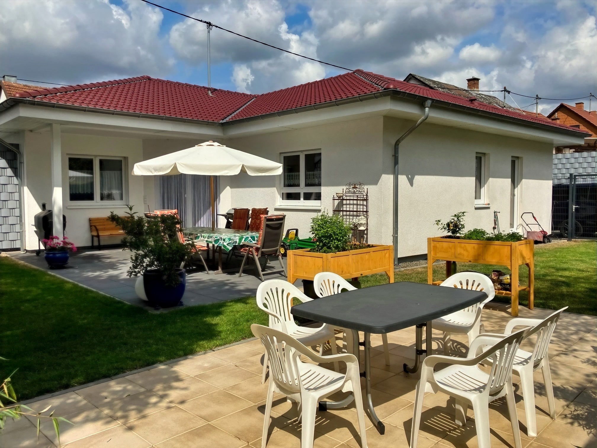 Bungalow zum Kauf 425.000 € 4 Zimmer 139 m²<br/>Wohnfläche 553 m²<br/>Grundstück ab sofort<br/>Verfügbarkeit Illingen Illingen 66557