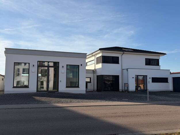Haus zum Kauf 9 Zimmer 351 m² 1.049 m² Grundstück frei ab sofort Ringsheim 77975