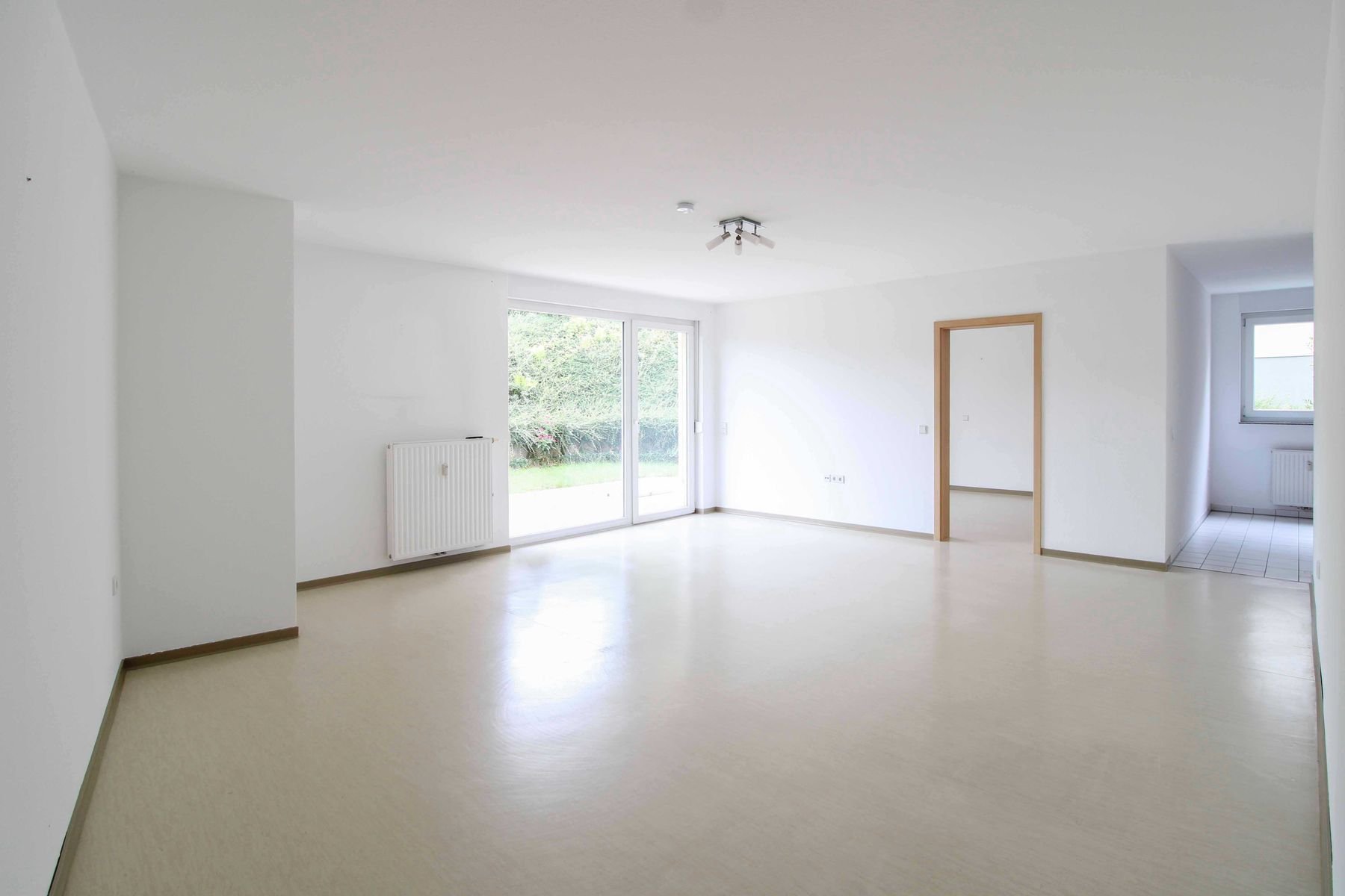 Wohnung zum Kauf 199.000 € 2 Zimmer 73,1 m²<br/>Wohnfläche 1.<br/>Geschoss Wallbach Hünstetten 65510