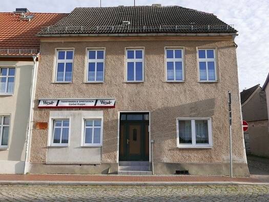 Reihenendhaus zum Kauf 80.000 € 8 Zimmer 188 m² 277 m² Grundstück Altentreptow 17087