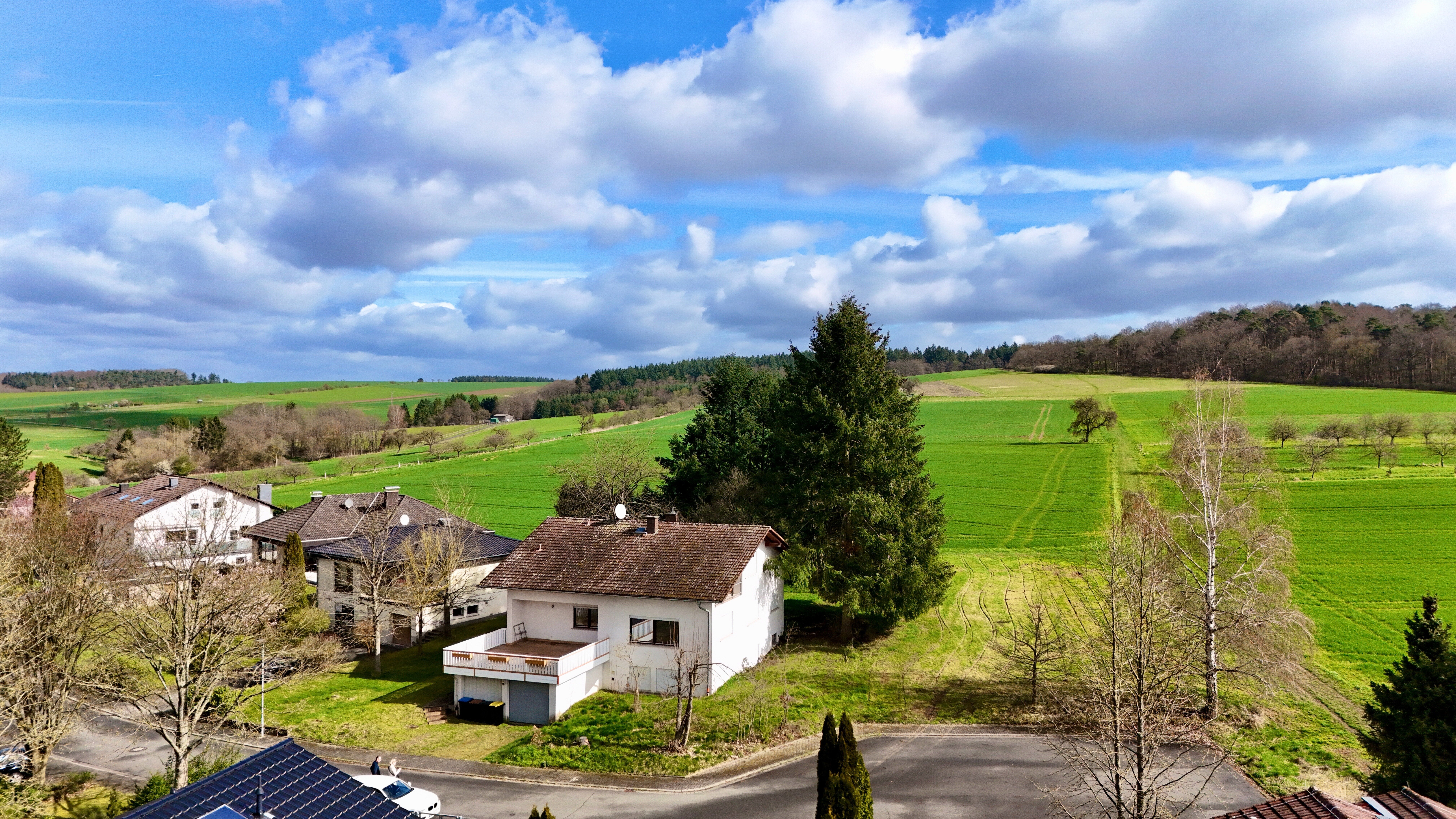 Haus zum Kauf 325.000 € 6 Zimmer 258,9 m²<br/>Wohnfläche 1.005 m²<br/>Grundstück Neukirchen Braunfels 35619