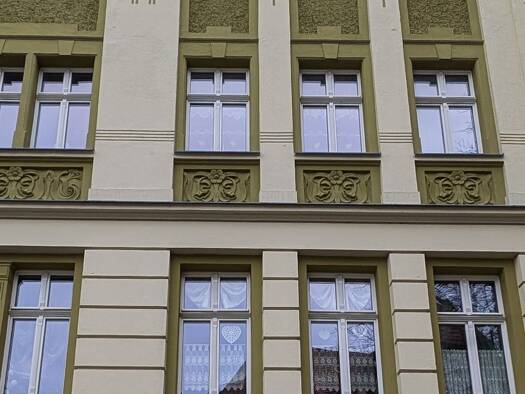 Mehrfamilienhaus zum Kauf als Kapitalanlage geeignet 20 Zimmer 714,7 m² 501 m² Grundstück Friedrichsstraße 2 Hoyerswerda 02977