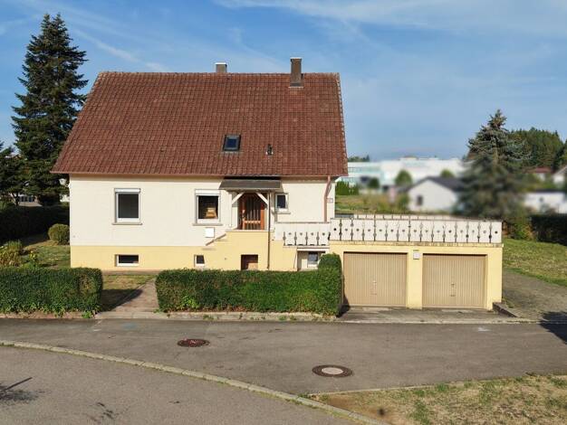 Einfamilienhaus zum Kauf 255.000 € 6 Zimmer 130 m² 1.172 m² Grundstück Deilingen 78586
