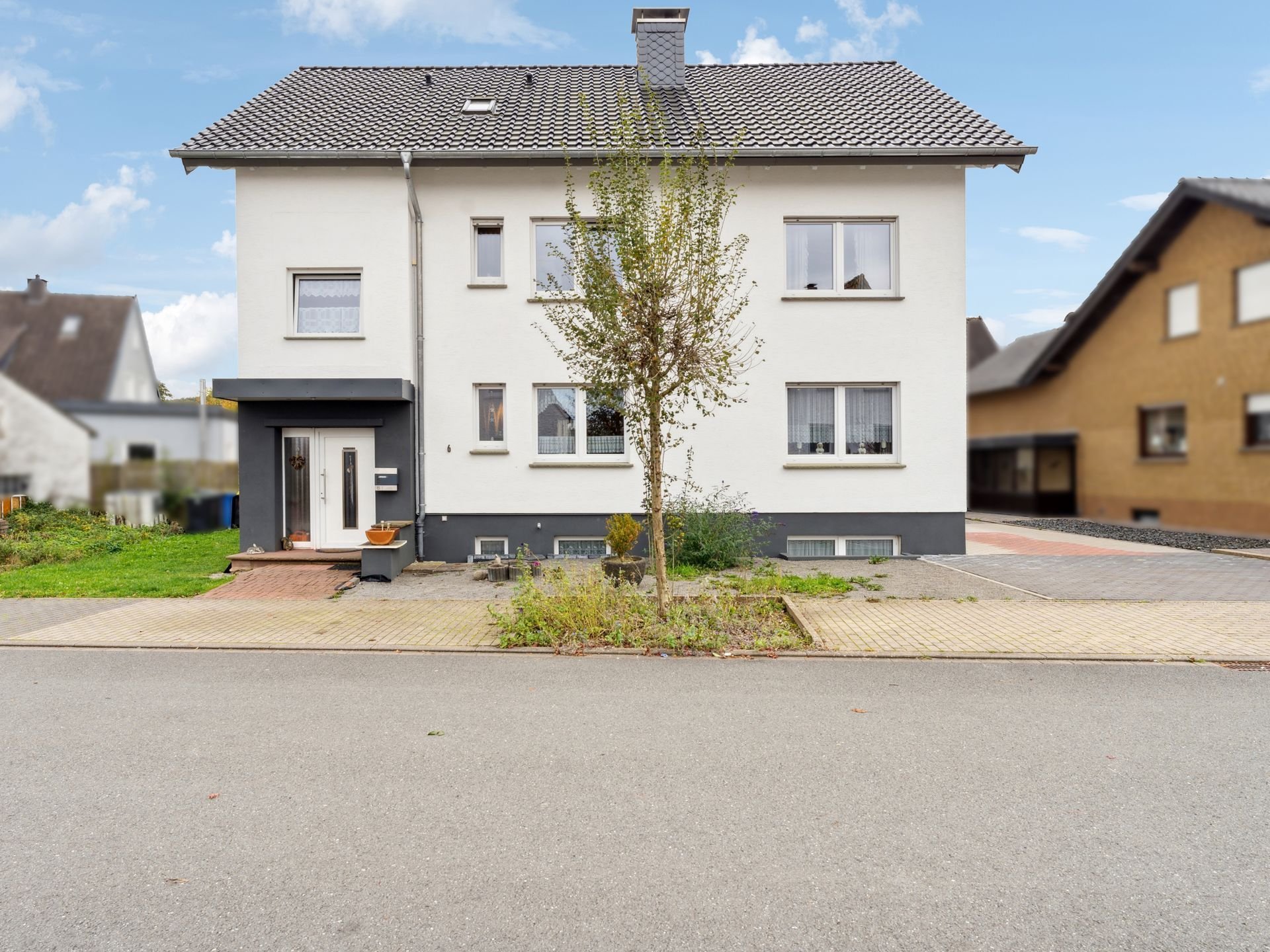 Mehrfamilienhaus zum Kauf 360.000 € 8 Zimmer 260 m²<br/>Wohnfläche 400 m²<br/>Grundstück Willebadessen Willebadessen 34439