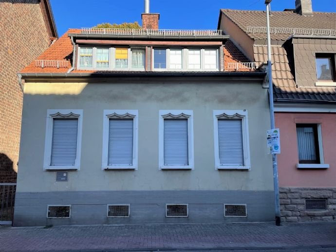 Einfamilienhaus zum Kauf 200.000 € 5 Zimmer 140 m²<br/>Wohnfläche 300 m²<br/>Grundstück ab sofort<br/>Verfügbarkeit St. Ingbert Sankt Ingbert 66386