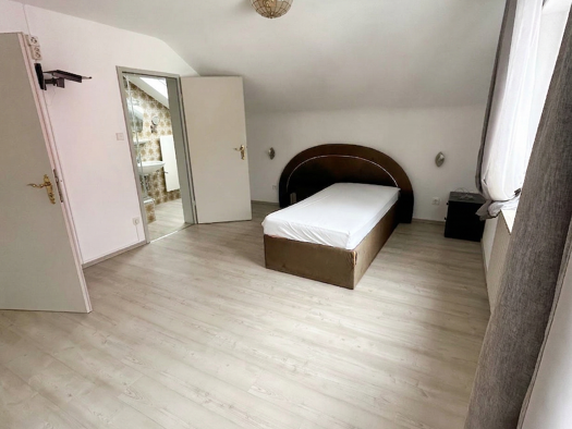 Wohnung zur Miete 700 € 1,5 Zimmer 40 m² 2. Geschoss frei ab sofort Villingen Villingen-Schwenningen 78048