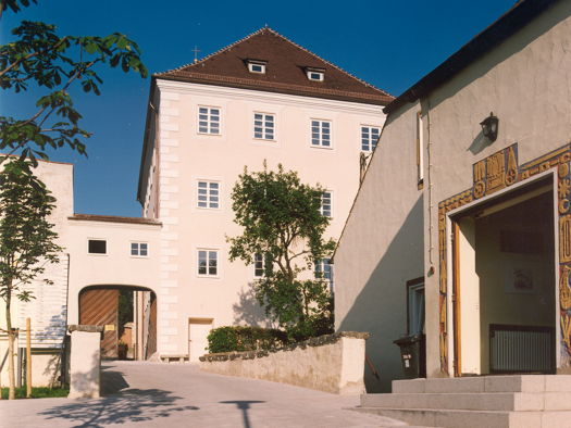 Wohnung zur Miete 1.652 € 3 Zimmer 165,2 m² 2 Geschosse frei ab sofort Schloßplatz 3 Gosheim Huisheim 86685