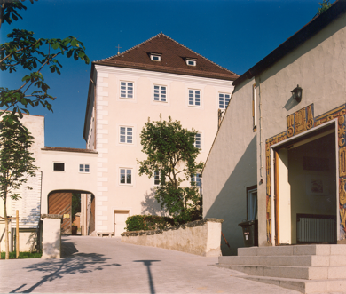Wohnung zur Miete 1.652 € 3 Zimmer 165,2 m² frei ab 01.08.2025 Schloßplatz 3 Gosheim Huisheim 86685