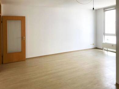Wohnung zur Miete 350 € 2 Zimmer 52 m² 1. Geschoss frei ab 01.06.2025 Suhl Suhl 98527