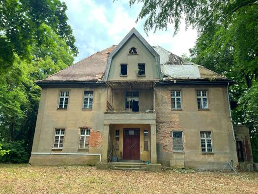 Einfamilienhaus zum Kauf provisionsfrei 97.000 € 10 Zimmer 530 m² 4.712 m² Grundstück Tschernitz 03130