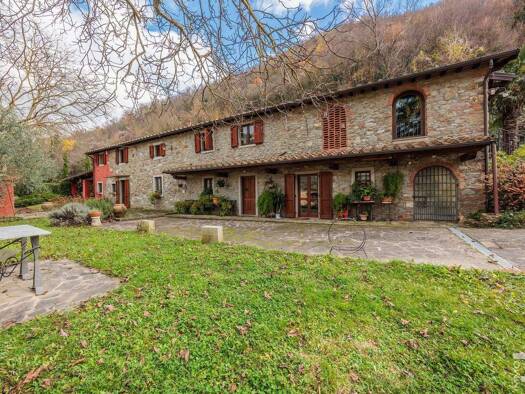 Haus zum Kauf 580.000 € 2 Zimmer 160 m² 20.000 m² Grundstück frei ab sofort Vernio