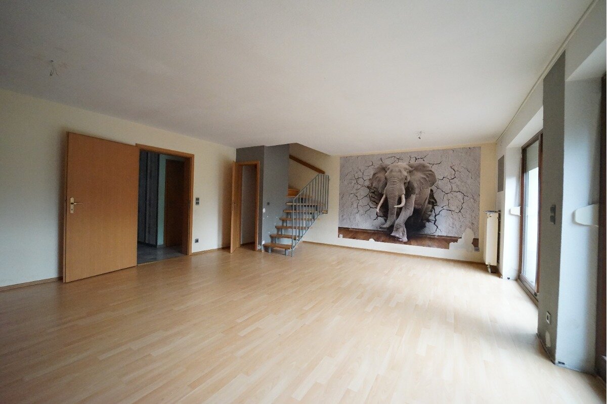 Reihenmittelhaus zum Kauf 225.000 € 4 Zimmer 102 m²<br/>Wohnfläche 181 m²<br/>Grundstück Zöschen Leuna 06237