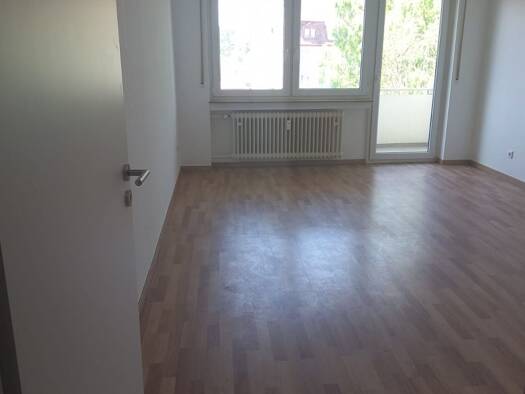 Wohnung zur Miete 505 € 1 Zimmer 33 m² Geschoss 3/4 frei ab 01.11.2026 Singen Singen (Hohentwiel) 78224