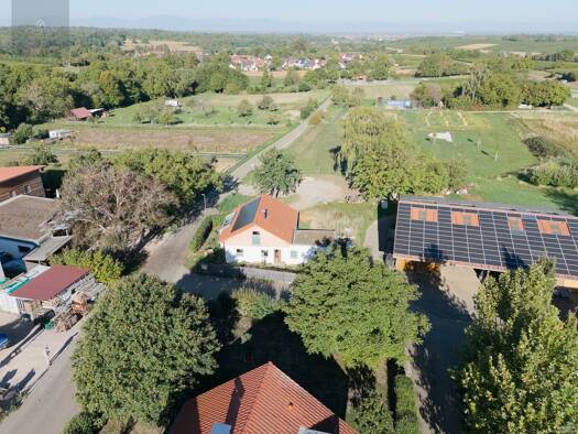 Einfamilienhaus zum Kauf 629.000 € 5 Zimmer 117 m² 572 m² Grundstück frei ab sofort Britzingen Müllheim im Markgräflerland 79379