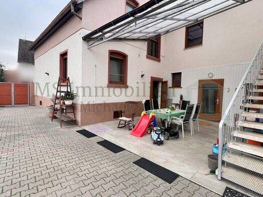 Mehrfamilienhaus zum Kauf 650.000 € 12 Zimmer 260 m² 409 m² Grundstück Lampertheim 68623